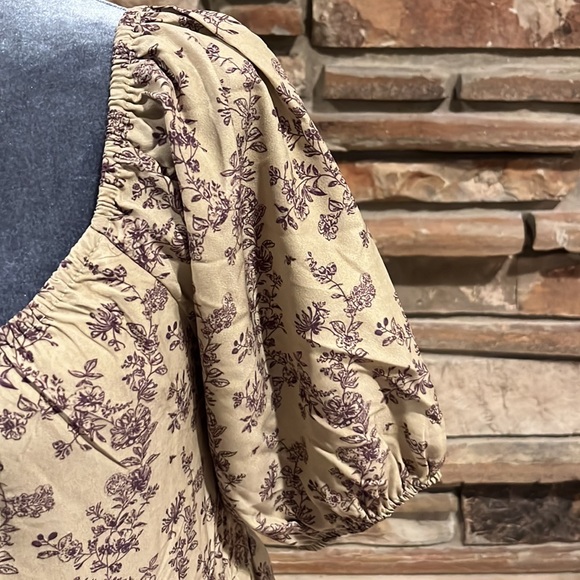 Wishlist Puff Sleeve Tiered Midi Dress Taupe and Purple Floral - Picture 3 of 8